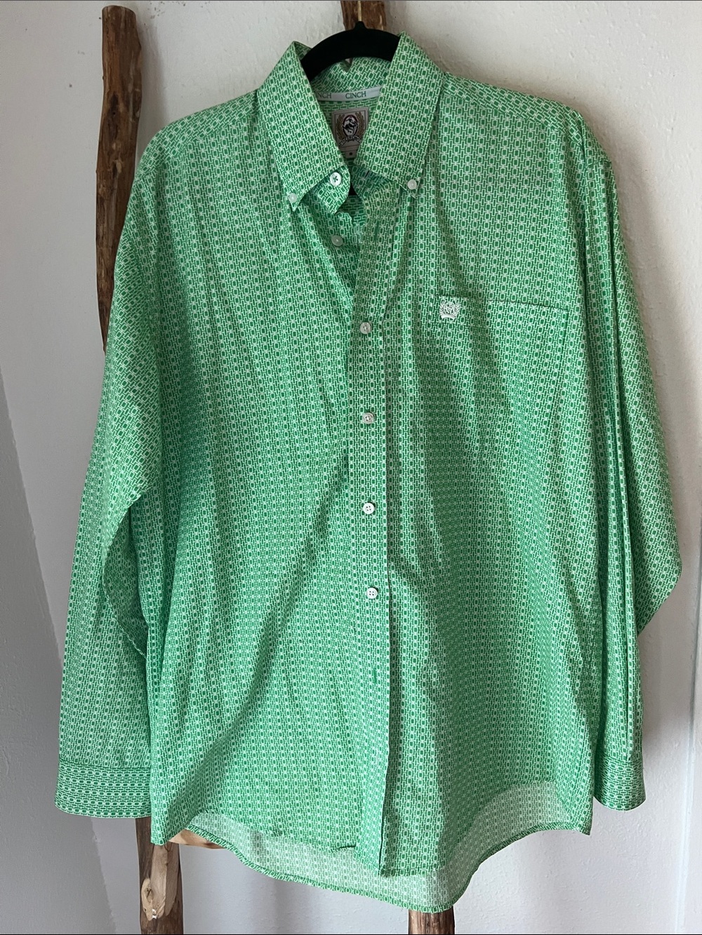 Cinch Men's Green and White Geometric Print Cotton Button-Down Shirt Small